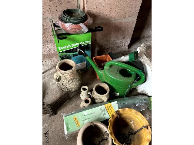 Lot 562 - lot diverse tuinmateriaal, betonnen voetstuk tuinbeeld - afbeelding 4 van  7