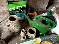 Lot 562 - lot diverse tuinmateriaal, betonnen voetstuk tuinbeeld - afbeelding 4 van  7