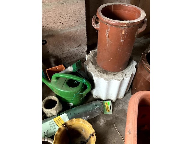 Lot 562 - lot diverse tuinmateriaal, betonnen voetstuk tuinbeeld - afbeelding 5 van  7