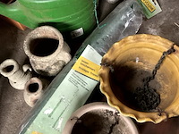 Lot 562 - lot diverse tuinmateriaal, betonnen voetstuk tuinbeeld - afbeelding 7 van  7