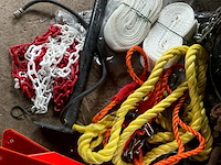 Lot 564 - kettingen touwen en verkeersdriehoek - afbeelding 4 van  4