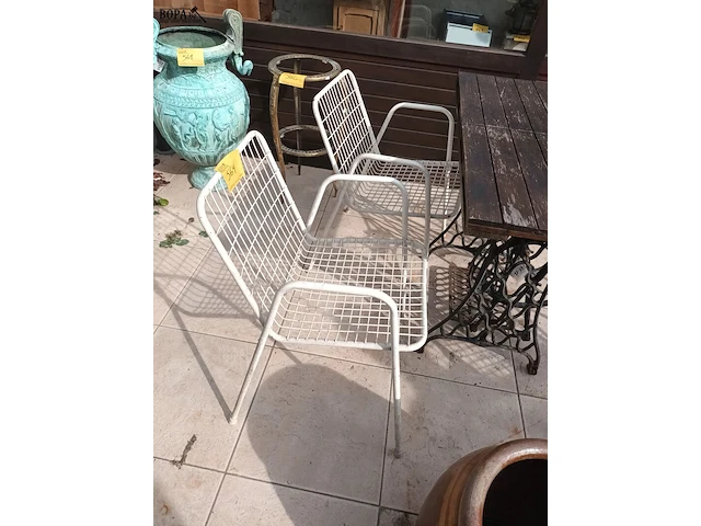 Lot 564 - retro metalen stoelen. 4 stuks - afbeelding 2 van  4