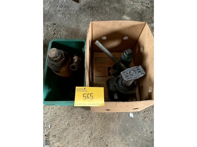 Lot 565 - werkmateriaal - afbeelding 1 van  5