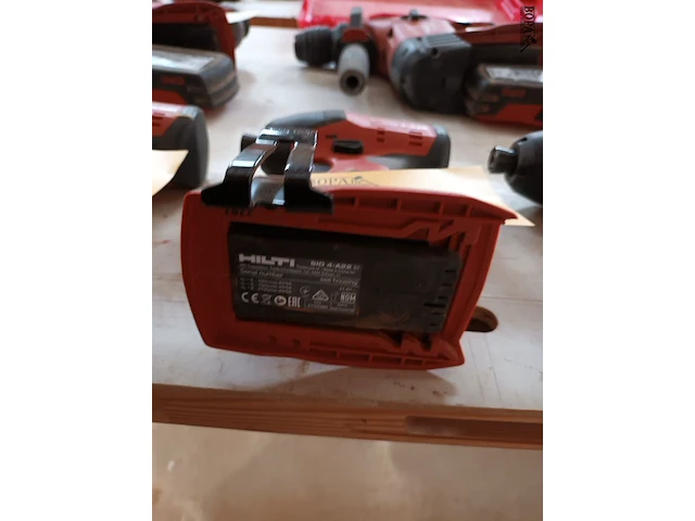 Lot 568 - accu slagschroefmachine hilti - afbeelding 2 van  2