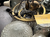 Lot 568 - oude verlichting ,waterketels, groen glazen dame jeanne - afbeelding 5 van  9