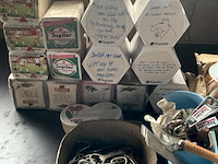 Lot 569 - lot biervilten viltjes verzamelen, bierflesopeners, asbakken - afbeelding 3 van  6