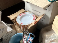 Lot 569 - lot biervilten viltjes verzamelen, bierflesopeners, asbakken - afbeelding 4 van  6