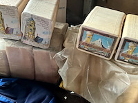 Lot 569 - lot biervilten viltjes verzamelen, bierflesopeners, asbakken - afbeelding 6 van  6