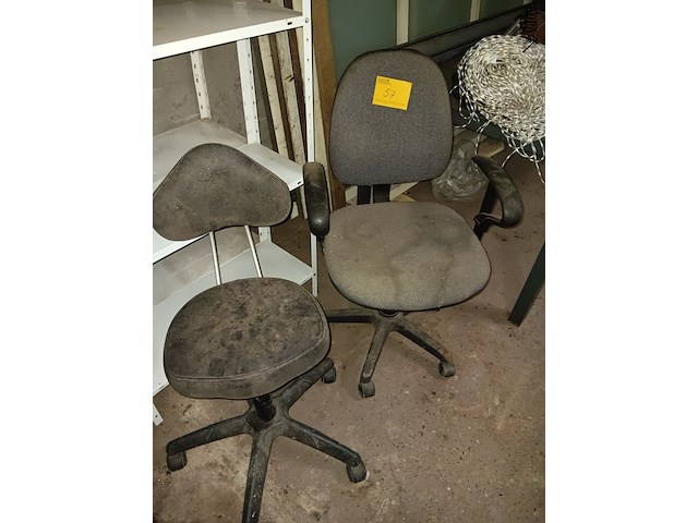 Lot 57 - bureaustoel. 2 stuks - afbeelding 1 van  2