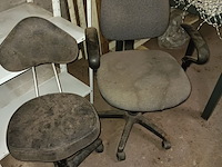 Lot 57 - bureaustoel. 2 stuks - afbeelding 1 van  2