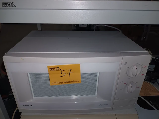 Lot 57 - microgolfoven samsung - afbeelding 1 van  3