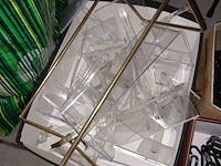 Lot 57 - plexi winkel statieven - afbeelding 4 van  5