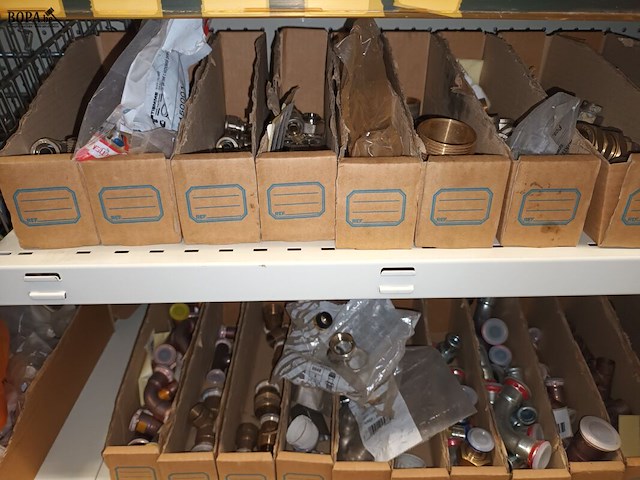 Lot 57 - sanitaire koppelstukken in koper - afbeelding 2 van  5