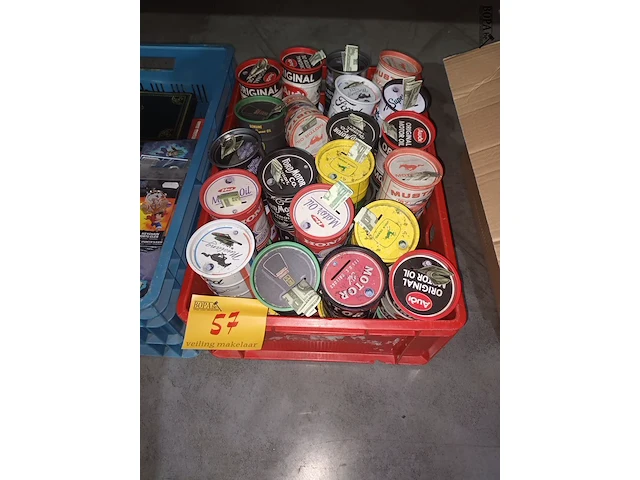 Lot 57 - spaarpotten. 1 bak - afbeelding 1 van  2