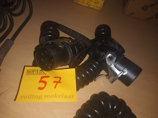 Lot 57 - spiraalkabel 7 polig - afbeelding 1 van  3