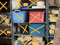 Lot 570 - ijzeren meccanorekken, 4 stuks - afbeelding 2 van  4