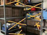 Lot 570 - ijzeren meccanorekken, 4 stuks - afbeelding 3 van  4