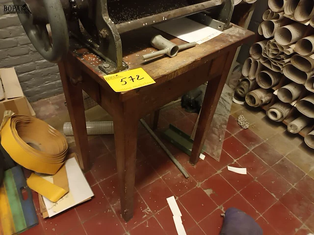 Lot 572 - antieke ponskaartmachine - afbeelding 2 van  5