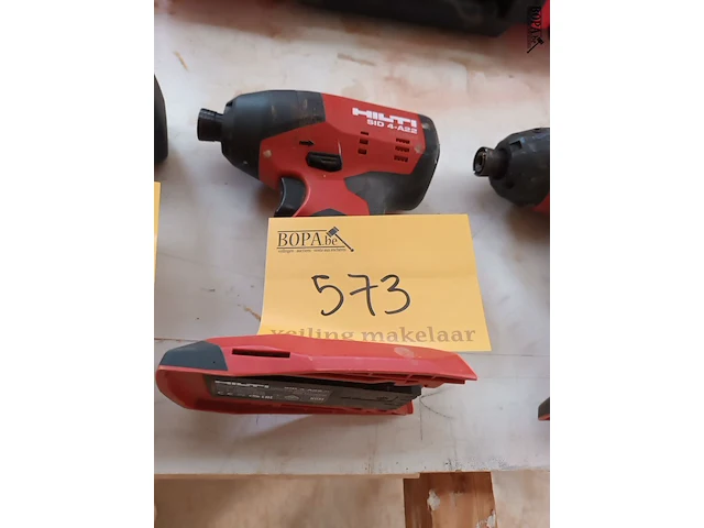 Lot 573 - accu slagschroefmachine hilti - afbeelding 1 van  2