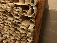 Lot 574 - houten vakkenkast - afbeelding 2 van  3