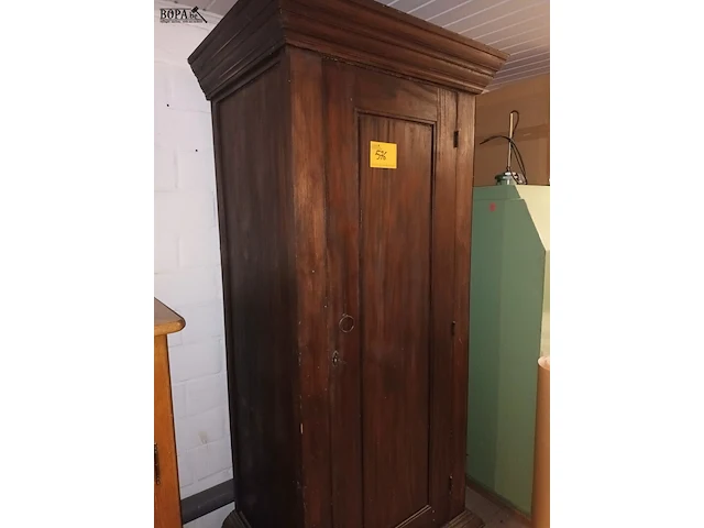 Lot 576 - massieve smalle kast - afbeelding 4 van  6