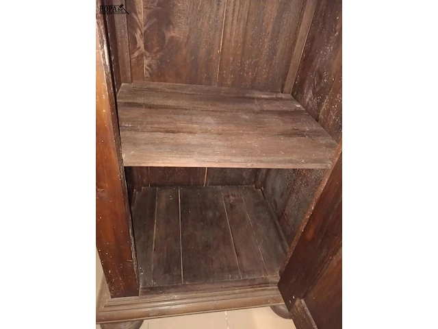 Lot 576 - massieve smalle kast - afbeelding 6 van  6