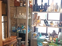 Lot 579 - vitrine rekken - afbeelding 3 van  3