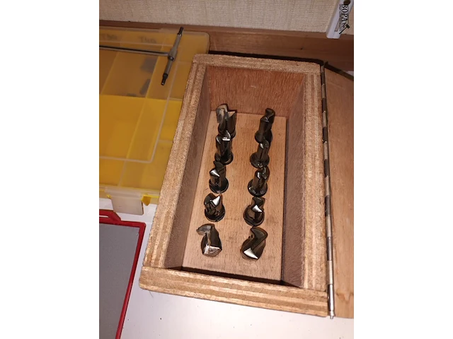 Lot 58 - bits en frezen - afbeelding 4 van  4