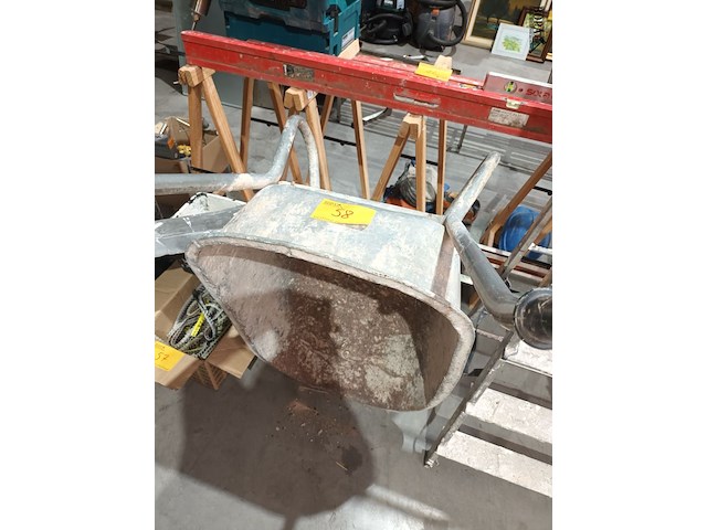 Lot 58 - kruiwagen - afbeelding 1 van  3