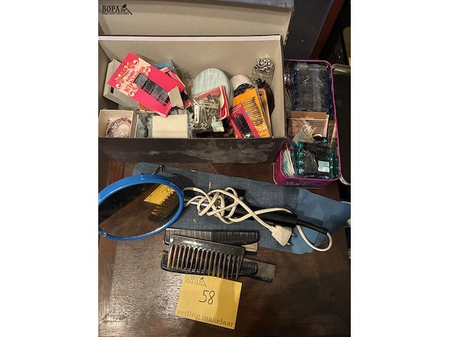 Lot 58 - lot haarspelden, krulspelden, krultang - afbeelding 1 van  3