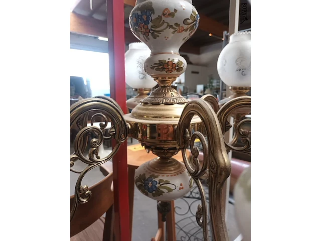 Lot 58 - luster - afbeelding 2 van  6