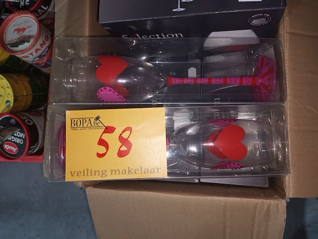 Lot 58 - wijnglazen - afbeelding 2 van  3