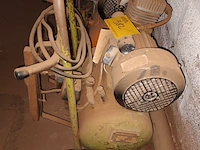 Lot 582 - compressor kaeser - afbeelding 2 van  3