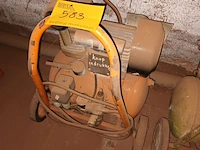 Lot 583 - compressor kaeser - afbeelding 1 van  3