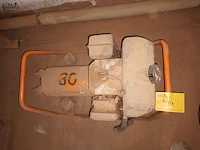 Lot 584 - benzine generator bosch - afbeelding 2 van  4