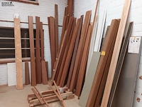 Lot 588 - lot diverse houten planken - afbeelding 1 van  4
