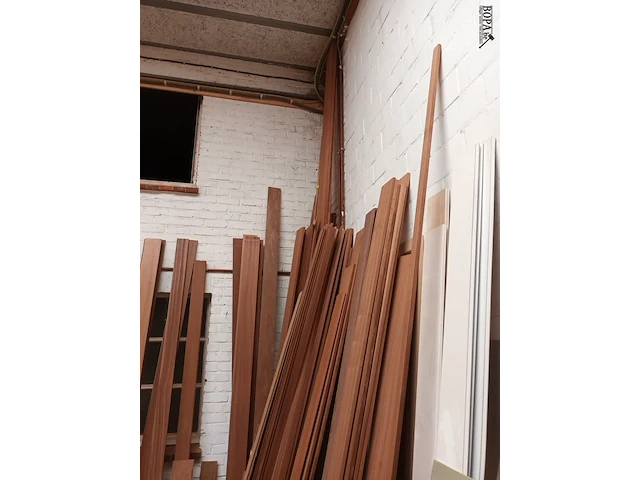 Lot 588 - lot diverse houten planken - afbeelding 3 van  4