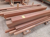 Lot 589 - lot diverse houten planken en balken - afbeelding 1 van  4