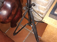 Lot 59 - ijzeren staande kapstok - afbeelding 2 van  3