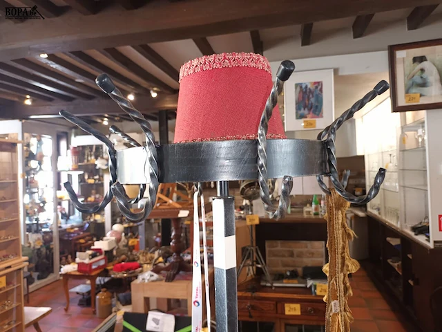 Lot 59 - ijzeren staande kapstok - afbeelding 3 van  3