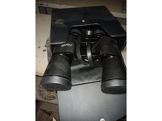 Lot 59 - kapstokken, verrekijker en brievenvakje - afbeelding 5 van  5