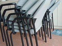 Lot 59 - stapelbare vergaderstoel. 8 stuks - afbeelding 3 van  4