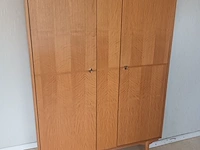 Lot 59 - vintage kleerkast - afbeelding 1 van  3