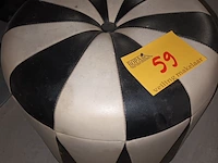 Lot 59 - voetenbank en vintage poef - afbeelding 3 van  3