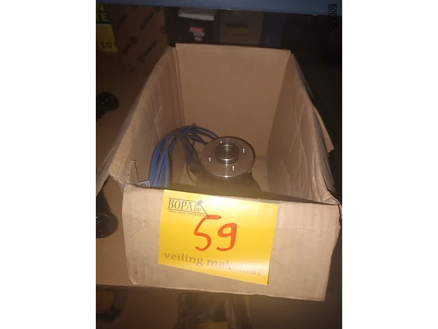 Lot 59 - waterpomp - afbeelding 1 van  3