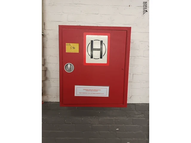 Lot 590 - brandslanghaspelkast - afbeelding 1 van  3