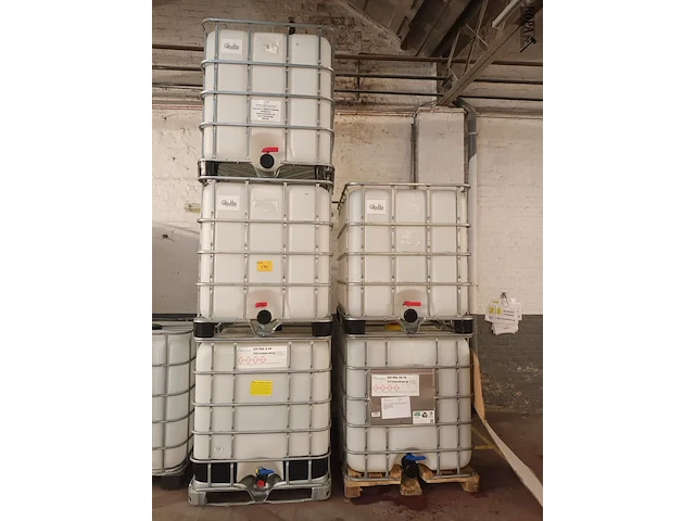 Lot 592 - ibc container. 5 stuks - afbeelding 1 van  3