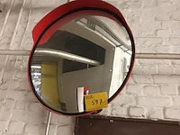 Lot 597 - bolle spiegel - afbeelding 1 van  2