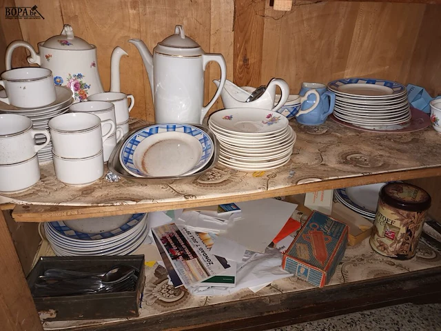 Lot 6 - art deco buffet kast met inhoud - afbeelding 6 van  6