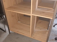 Lot 6 - bijzetkastje en prijslijsten - afbeelding 2 van  4